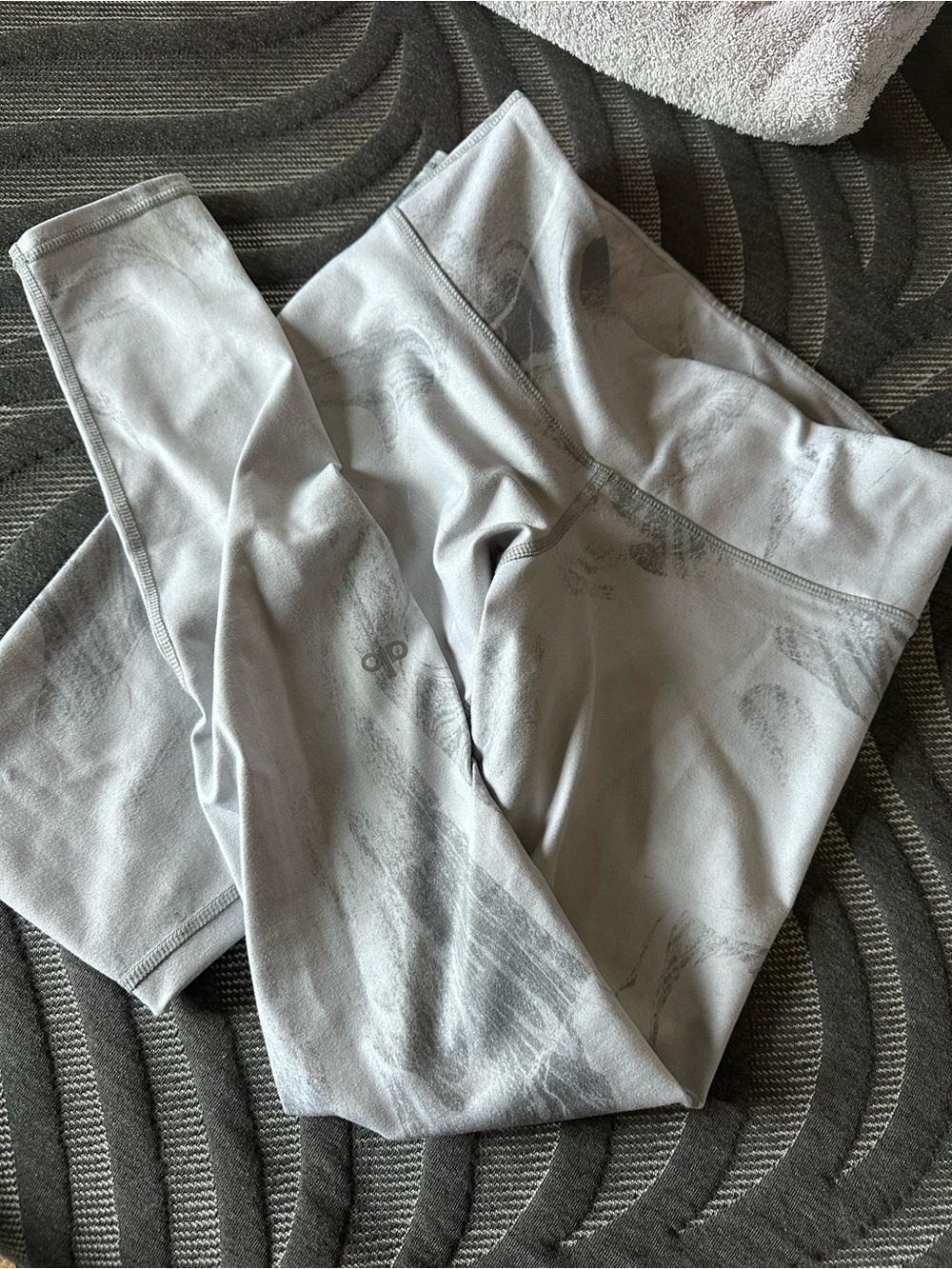 Alo Leggings